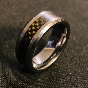 Men's Ring Tungsten Carbide
Size 8.5